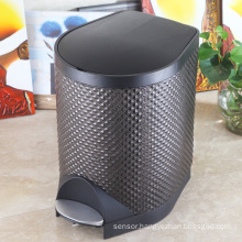 Diamond Design Slow Down Close Foot Pedal Waste Bin (S-8LK)